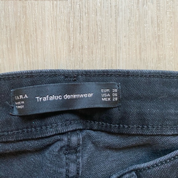 Zara Trafaluc Black Floral Frayed Jeans - Picture 5 of 6